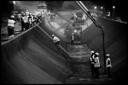 Entretien du canal de Marseille pour l'entreprise Gagneraud, octobre 2009.
